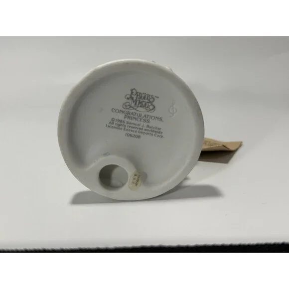 Precious Moments Figurine Congratulations Princess Girl Graduation Robe Vtg - Picture 5 of 5